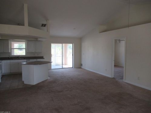 2049 28th St, Cape Coral, FL 33904-3284