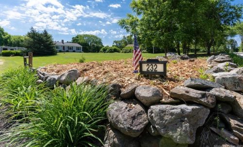 232 Avery Hill Rd, Gales Ferry, CT 06339-1012