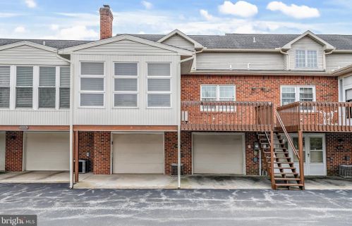 1214 White Birch Ln, Carlisle PA  17013-3591 exterior