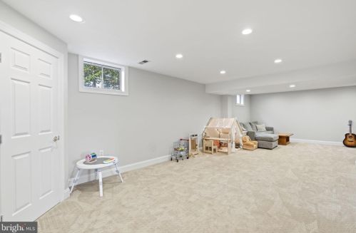 518 Fortress Cir, Leesburg VA  20175-8929 exterior