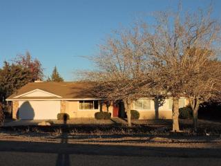 7595 Lobos Ave, Hesperia CA  92345-7408 exterior