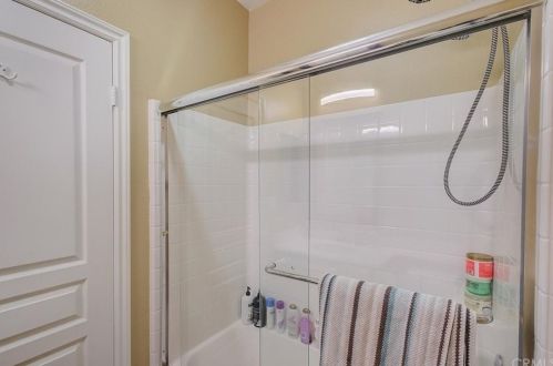 24008 Mariposa Pl, Santa Clarita CA  91354-1880 exterior