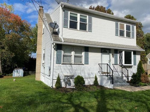 523 Apple Blossom Rd, Easton, PA 18040-1103