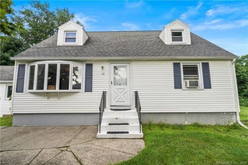 33 Ruth St, Bridgeport, CT 06606-3455