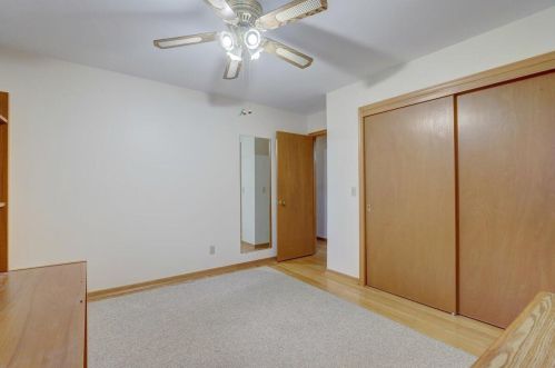 2335 Graylog Ln, Waukesha WI  53151-2921 exterior