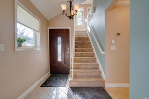 427 Myrtle Ct, Benicia CA  94510-1451 exterior