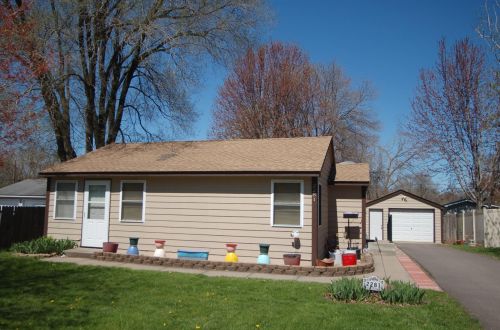 2281 Holloway Ave, Saint Paul, MN 55109-4073