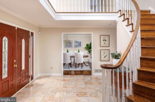 135 Allgates Dr, Haverford, PA 19041-1056