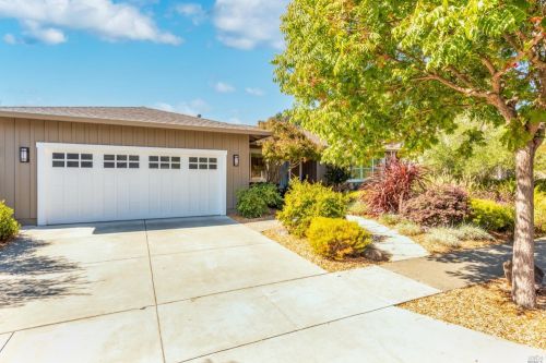133 Sherwood Dr, Santa Rosa, CA 95405-4644