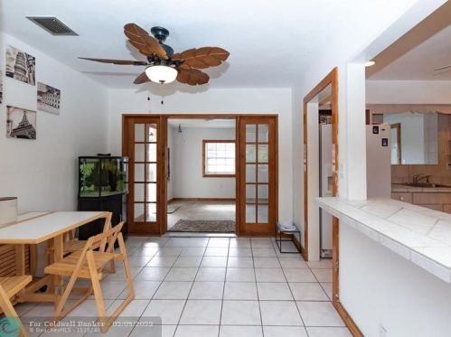 934 72nd St, Hialeah FL  33014-5226 exterior