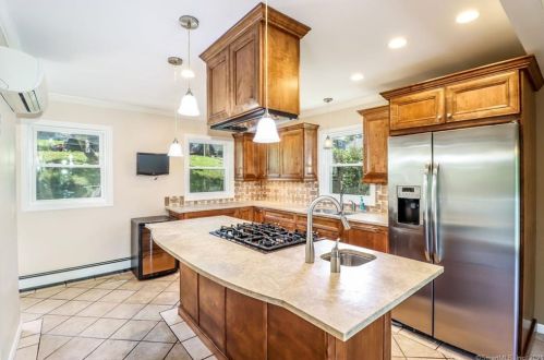 13 Clearview Dr, Brookfield Center CT  06804-1407 exterior