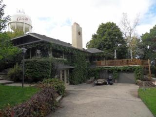 1304 Court St, Roselle, IA 51401-2022