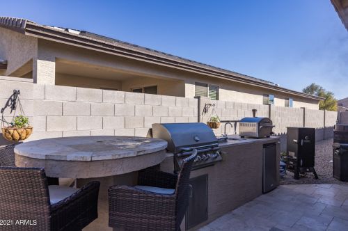 36056 Matthews Dr, San Tan Valley AZ  85143-3549 exterior