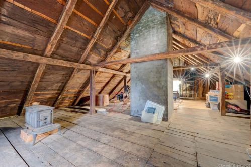 35 Smith St, Middletown CT  06457-1740 exterior