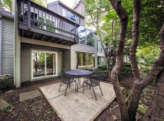 1515 Baycrest Dr, Canton, OH 44708-3083