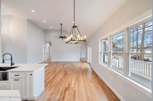 414 Seaward Pl, Lacey NJ  08731-2836 exterior