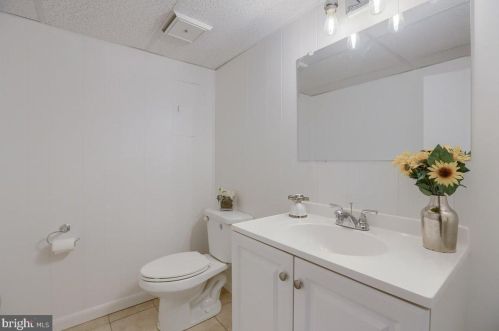 4711 Courtland St, Camp Hill PA  17011-4025 exterior