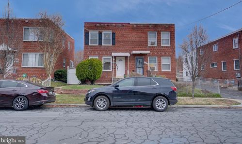 610 Nicholson St, Washington, DC 20011-6226