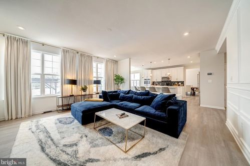 15633 Merrily Way, Woodbridge VA  22193-1097 exterior