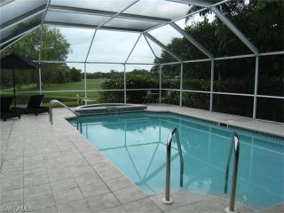 233 Monterey Dr, Naples FL  34119-4621 exterior