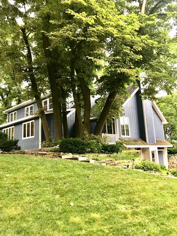 701 Martin Dr, Bellevue, NE 68005-4734