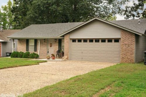 8203 Woodview Dr, North Little Rock, AR 72120-4125