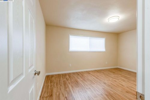 2474 61st Ave, Oakland CA  94605-1404 exterior