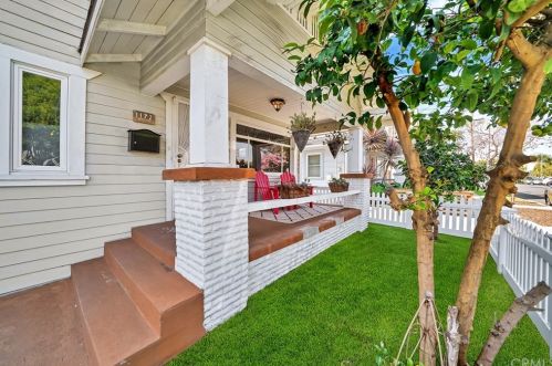 1172 Appleton St, Long Beach, CA 90802-3532