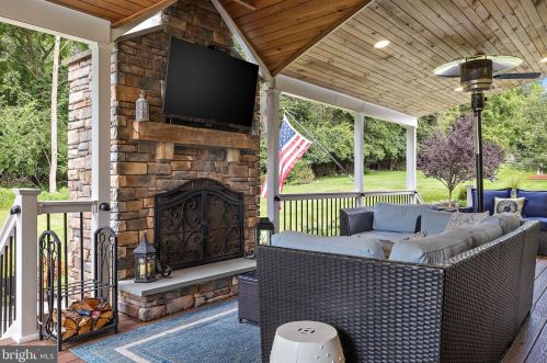 106 Longfields Way, Downingtown PA  19335-4486 exterior