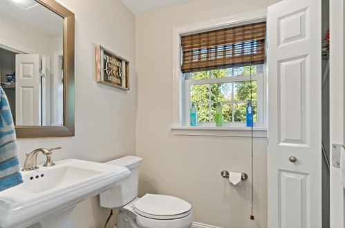 41 Orlando Dr, South Kingstown RI  02882-4416 exterior