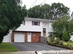 138 Adams St, Deer Park, NY 11729-3021