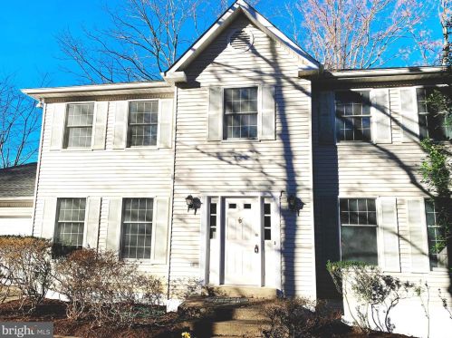 912 Barker Hill Rd, Herndon, VA 20170-3014