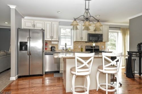 84 Morris Ave, West Milford Lakes NJ  07480-1121 exterior