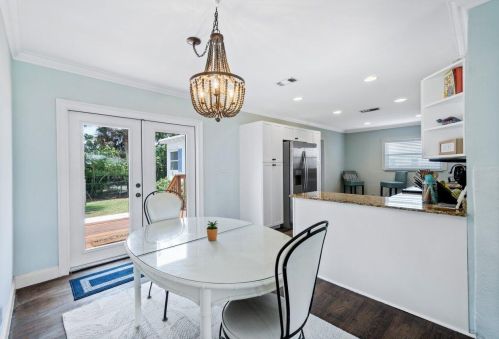 16 Swinton Cir, Delray Beach FL  33444-4256 exterior