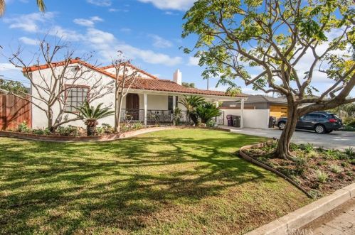 4264 Pepperwood Ave, Long Beach CA  90808-1534 exterior