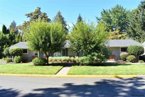 314 Apple St, Silverton, OR 97381-2002