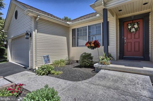 2134 Canterbury Dr, Navy Sup Dpt, PA 17055-5767