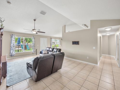 566 Sea Holly Ter, Port Saint Lucie FL  34984-3552 exterior