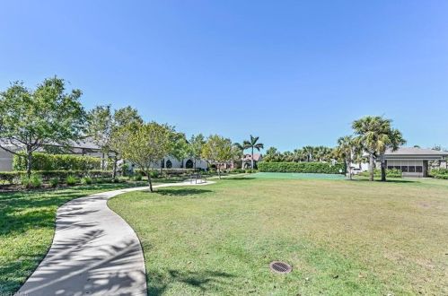 16157 Camden Lakes Cir, Naples FL  34110-2880 exterior