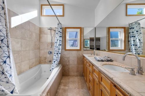 20020 Donora Ave, Torrance CA  90503-1910 exterior