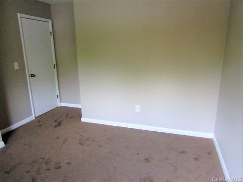 28 Raker Rd, Poughkeepsie NY  12603-5632 exterior