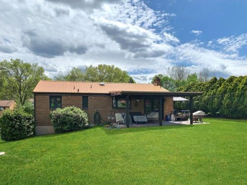 131 Heather Dr, Pittsburgh, PA 15209-1855