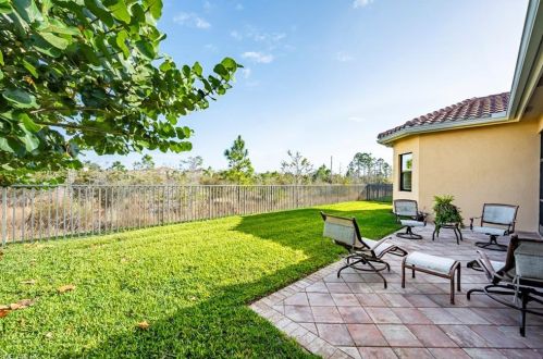 3200 Atlantic Cir, Naples FL 34119-8637 exterior