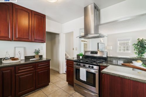 1532 69th Ave, Oakland CA  94621-3424 exterior