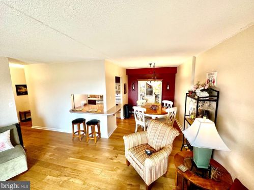 27604 Valley Run Dr, Wilmington, DE 19810-1943