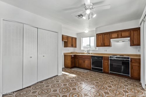 2953 Bluefield Ave, Phoenix AZ 85032-1441 exterior