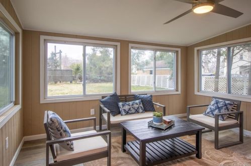 20 Taylor St, Windsor CT  06095-2434 exterior