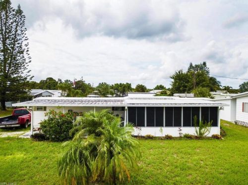 4743 Sandpiper Dr, Saint James City FL  33956-2810 exterior