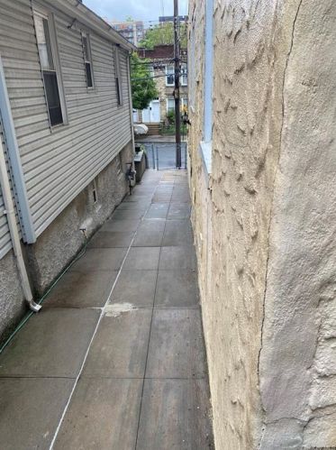3216 Corlear Ave, Bronx NY  10463-3937 exterior