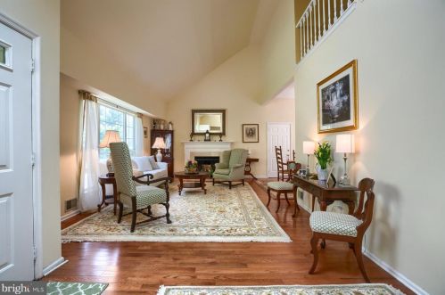 102 Evergreen Ct, Blue Bell, PA 19422-2816